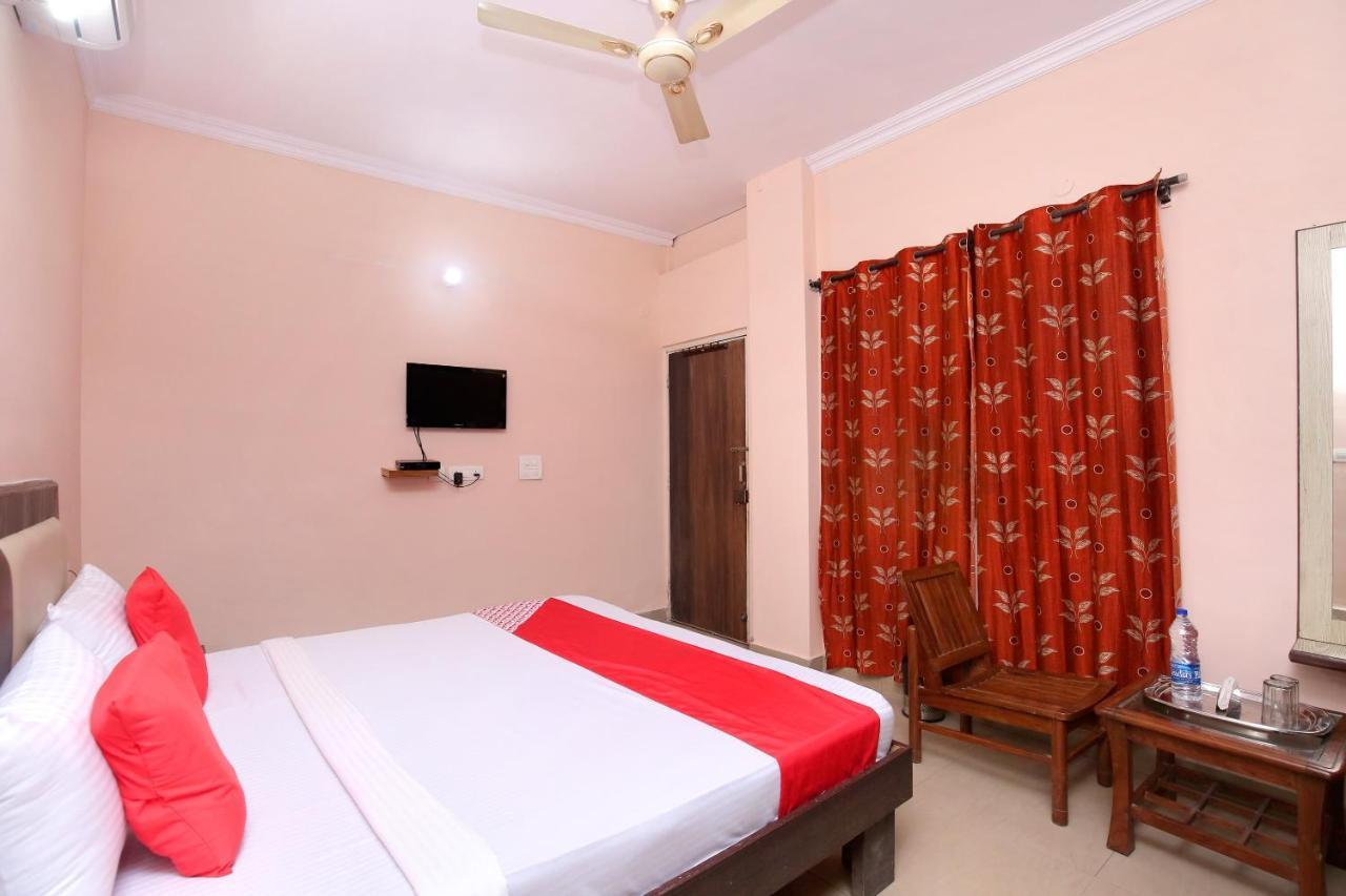 Oyo 24423 Hotel Royal Sohana Luaran gambar