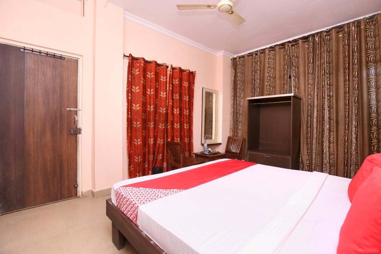 Oyo 24423 Hotel Royal Sohana Luaran gambar