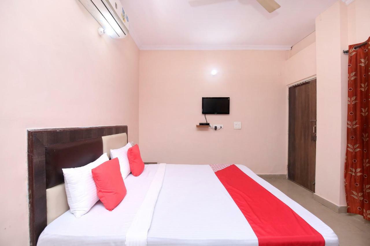 Oyo 24423 Hotel Royal Sohana Luaran gambar